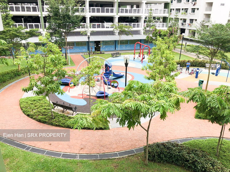 Yishun Street 51 thumbnail photo